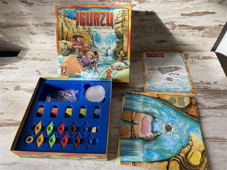 Iguazu 999 games [s53], Hobby en Vrije tijd, Gezelschapsspellen | Bordspellen, Zo goed als nieuw, Ophalen of Verzenden