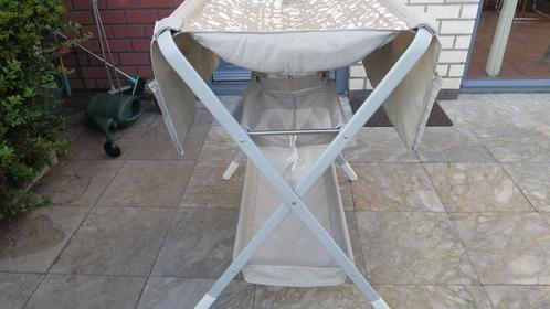 inklapbare, stevige commode, Kinderen en Baby's, Kinderkamer | Commodes en Kasten, Gebruikt, Commode, 90 tot 105 cm, Minder dan 75 cm
