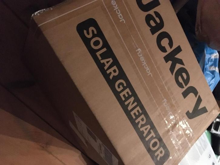 NIEUW & VERZEGELD jackery explorer 1000 vr camping was €899, Telecommunicatie, Powerbanks, Nieuw, Ophalen of Verzenden