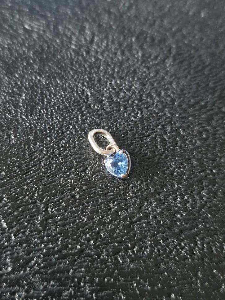 Pandora blauw hartje ME, Sieraden, Tassen en Uiterlijk, Bedels, Zo goed als nieuw, Pandora, Zilver, Ophalen of Verzenden