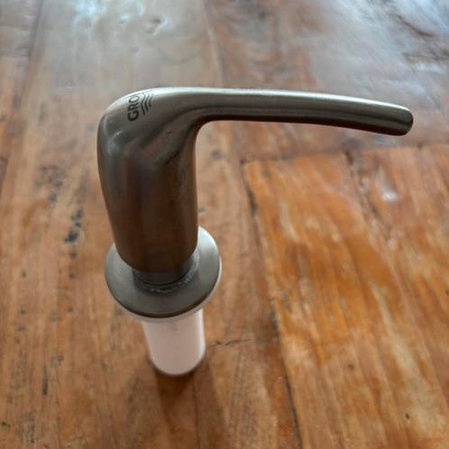 Zeepdispenser Grohe Zedra RVS, Huis en Inrichting, Badkamer | Badtextiel en Accessoires, Zo goed als nieuw, Overige typen, Overige kleuren