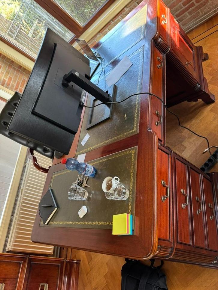 Origineel Chesterfield bureau & bureaustoelen, Huis en Inrichting, Bureaus, Gebruikt, Bureau, Ophalen