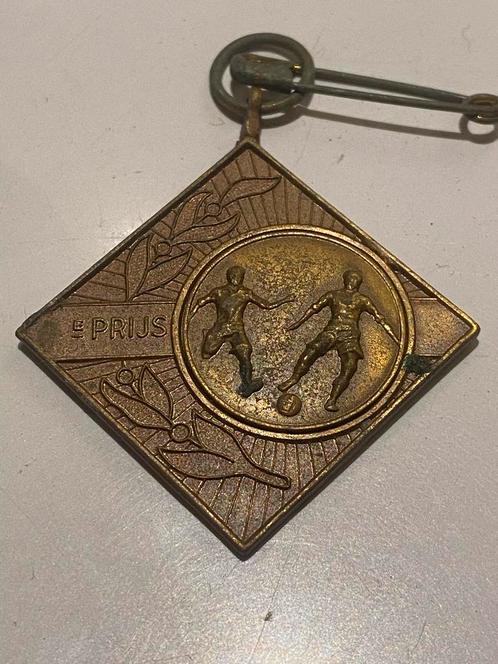 Kampioen Zomeravondvoetbal Valkenburg 1965 Medaille, Verzamelen, Overige Verzamelen, Gebruikt, Ophalen of Verzenden