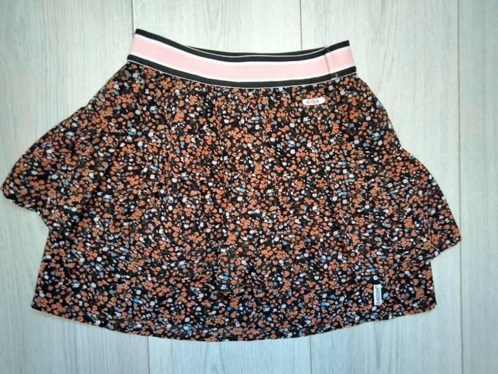 MOOIE zwarte plooienrok met drukke opdruk merk RETOUR, Kinderen en Baby's, Kinderkleding | Overige, Zo goed als nieuw, Meisje