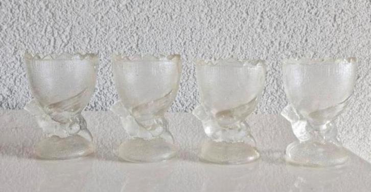 Vier Glazen eierdopjes Kip, Verzamelen, Glas en Borrelglaasjes, Zo goed als nieuw, Ophalen of Verzenden