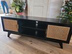 Zwart TV meubel met rotan deuren - 140cm, Ophalen, Overige materialen, Gebruikt, 100 tot 150 cm