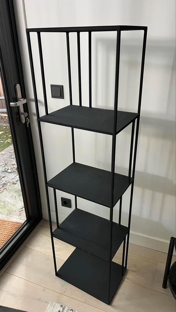 Black metal shelf from Loods5, Huis en Inrichting, Kasten | Stellingkasten, Gebruikt, Ophalen
