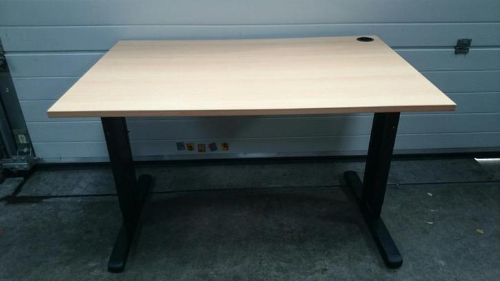 Gebruikte Bureau's diverse uitvoeringen, Huis en Inrichting, Bureaus, Gebruikt, Bureau, In hoogte verstelbaar, Ophalen