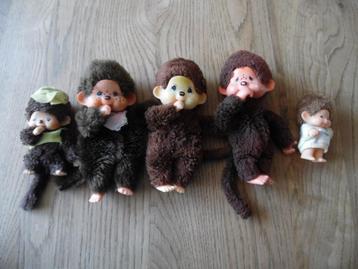 5 Monchichi aapjes 3 van 18 cm  1 van 12 cm en 1 van 10 cm  beschikbaar voor biedingen