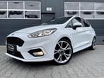 Ford Fiesta 1.0 ST-LINE *CRUISE*APP CARPLAY*BOMVOL, Auto's, Gebruikt, Euro 6, 1064 kg, Wit