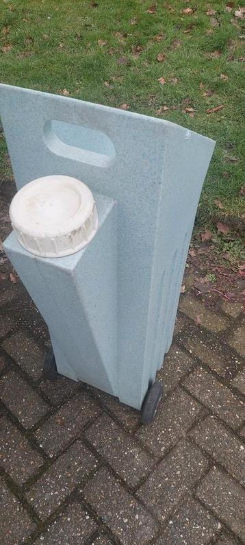 Te huur mobiele plaszuil.              beschikbaar voor biedingen