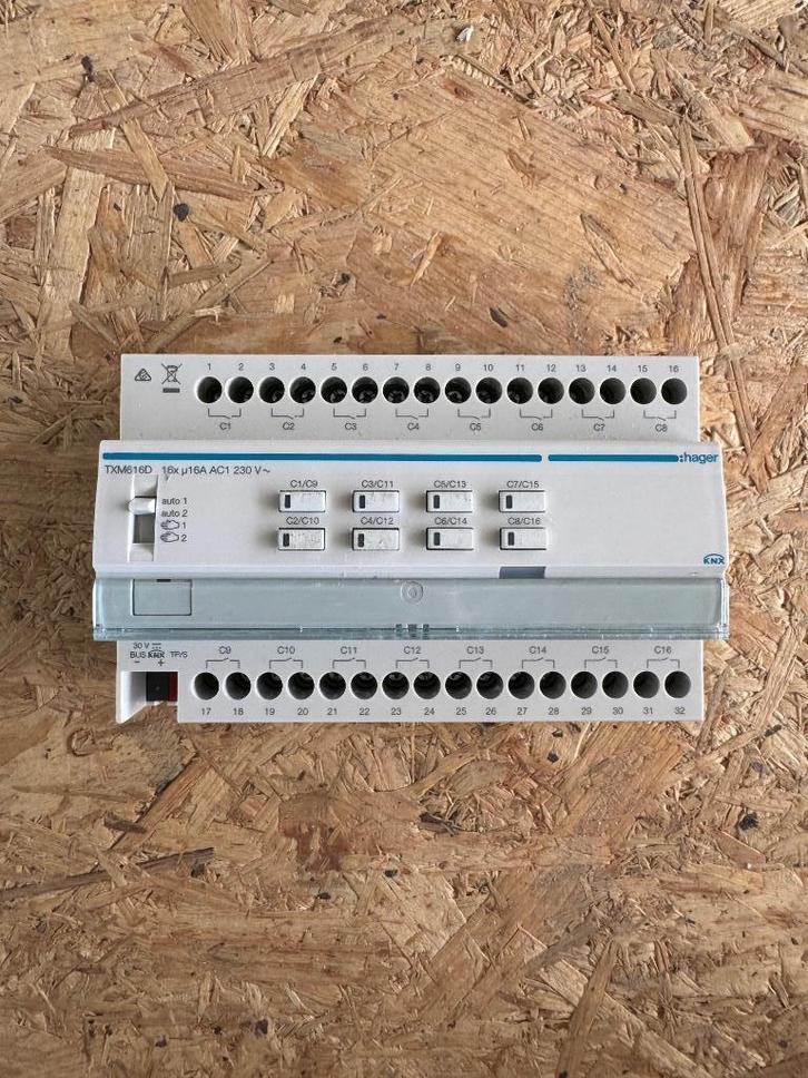 Hager KNX TXM616D schakelactor - 8 voudig, Hobby en Vrije tijd, Elektronica-componenten, Zo goed als nieuw, Ophalen