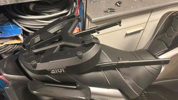Honda VFR 1200 F Givi topkoffer drager beschikbaar voor biedingen