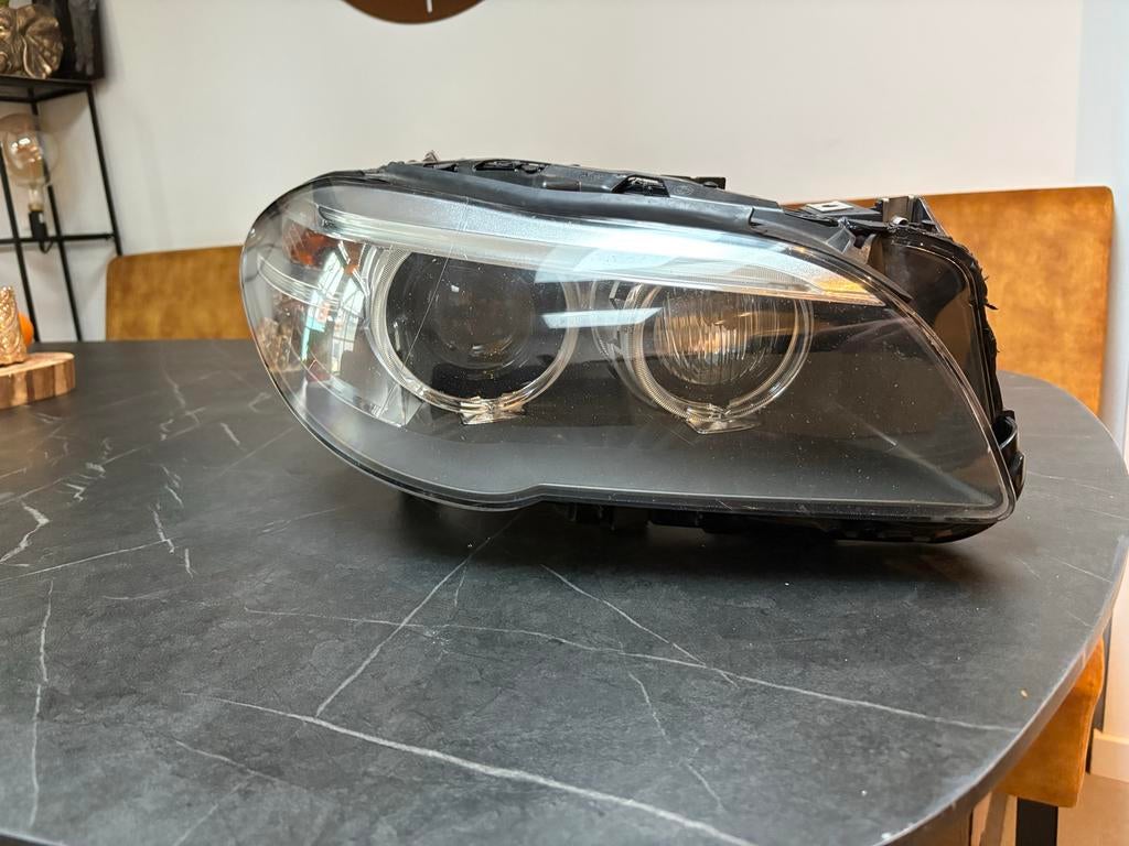 BMW F10 F11 LCI facelift Koplamp mt bochtenverlichtng defect, Ophalen of Verzenden, Gebruikt, BMW