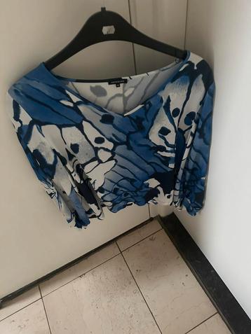 Caroline Biss blouse maat 42 Nieuwprijs 160€ beschikbaar voor biedingen