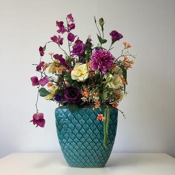 Paars oranje stuk in turquoise stenen pot 75 hoog  beschikbaar voor biedingen