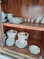 Diverse schalen, eierdopjes, soepkommen, ontbijtbordjes, Antiek en Kunst, Antiek | Servies compleet, Ophalen