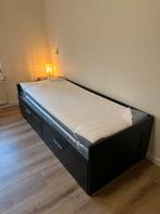 IKEA Uitschuifbed 90x200/180x200 + 2 matrassen, Huis en Inrichting, Ophalen, Verstelbaar, 90 cm, Eenpersoons