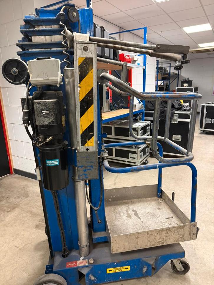 Upright mastlift / personenlift van Upright Inc., Doe-het-zelf en Verbouw, Gereedschap | Overige machines, Gebruikt, Ophalen of Verzenden