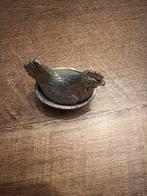 Letterbak Beeldje Kip met kuiken., Verzamelen, Beelden en Beeldjes, Ophalen of Verzenden, Gebruikt, Dier