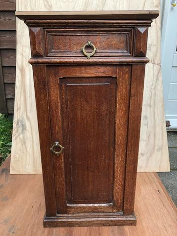 antiek nachtkastje, halkastje met deurtje en lade 76 hoog beschikbaar voor biedingen