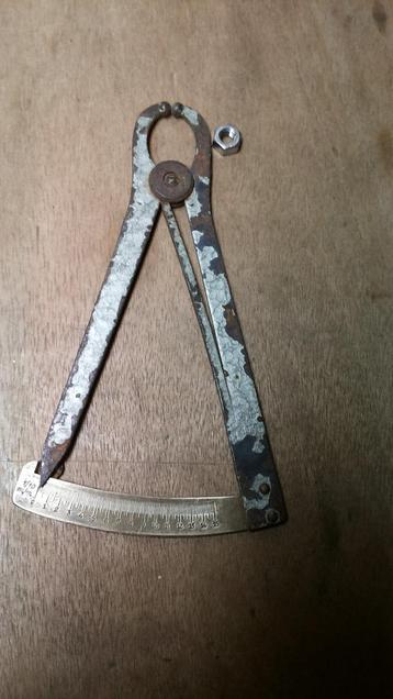 Oude diktemeter beschikbaar voor biedingen