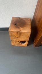 2x houten pilaar/tafetjes, Ophalen of Verzenden, Zo goed als nieuw, 50 tot 100 cm, Minder dan 50 cm