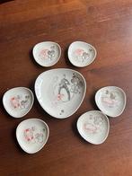 Set van 6 petitfour bordjes plus groot bord, Ophalen of Verzenden