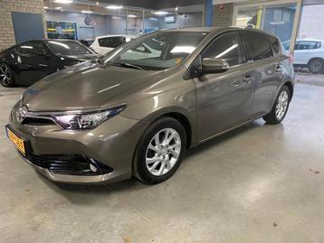 Toyota Auris 1.8 Hybrid Dynamic beschikbaar voor biedingen