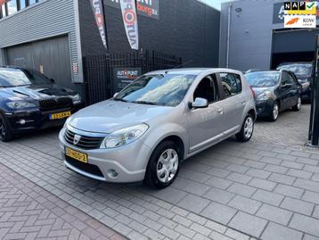 Dacia Sandero 1.6 Lauréate 1e Eigenaar! Trekhaak Aircp NAP  beschikbaar voor biedingen