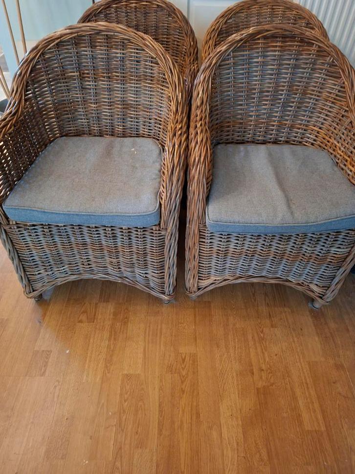 Rotan stoelen - 4 stuks - Gratis op te halen, Huis en Inrichting, Stoelen, Gebruikt, Vier, Riet of Rotan, Bruin, Ophalen