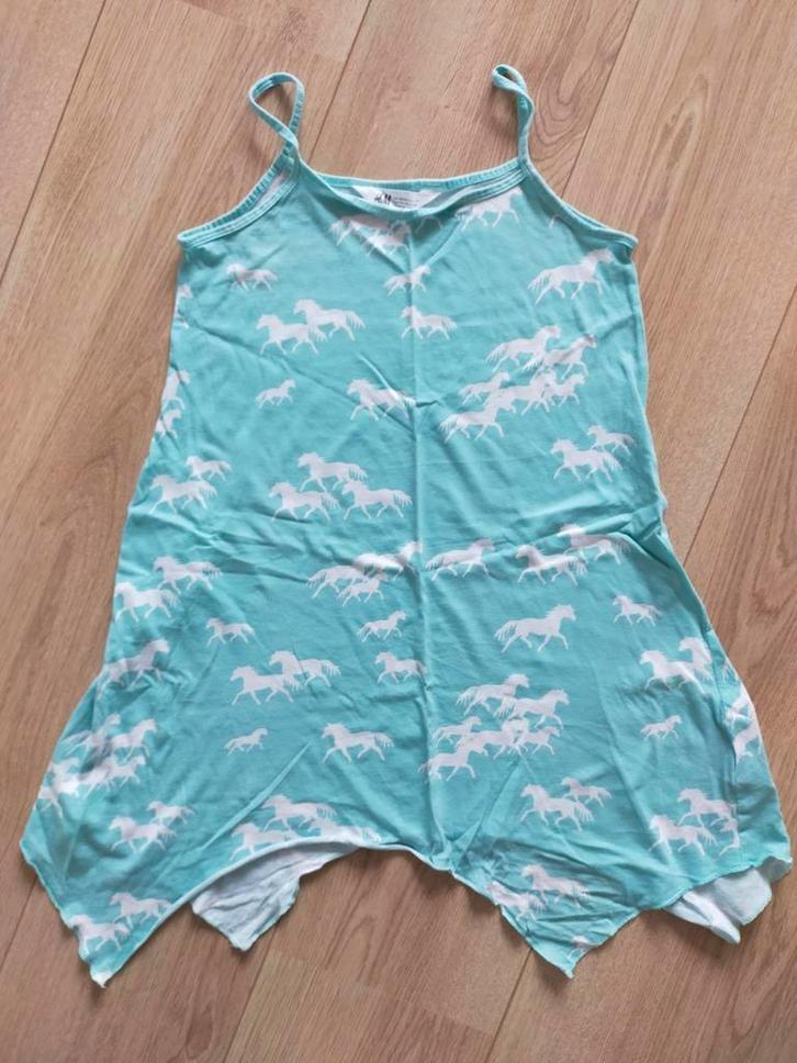 Zgan! Lief blauw jurkje met paarden van H&M. Mt 134/140, Kinderen en Baby's, Kinderkleding | Maat 134, Zo goed als nieuw, Meisje