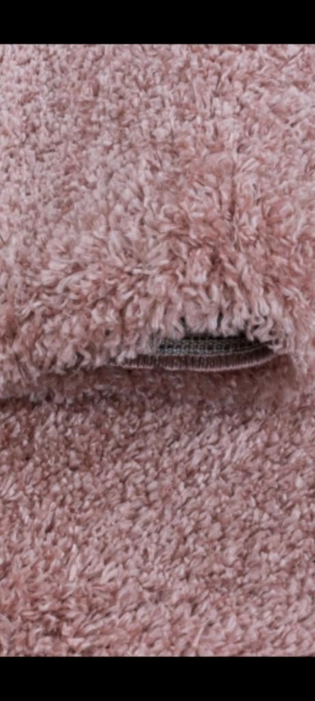 Vloerkleed Fluffy 80x150 Roze hoogpolig nieuw!, Huis en Inrichting, Stoffering | Tapijten en Kleden, Nieuw, 50 tot 100 cm, 150 tot 200 cm