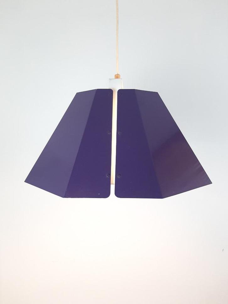 Hans Agne Jakobsson paarse hanglamp, Svera, Huis en Inrichting, Lampen | Hanglampen, Gebruikt, Minder dan 50 cm, Metaal, Verzenden