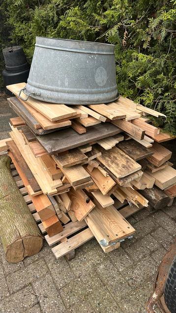 Kachelhout vuren niet geverfd of gelakt meer dan 1 m3 beschikbaar voor biedingen