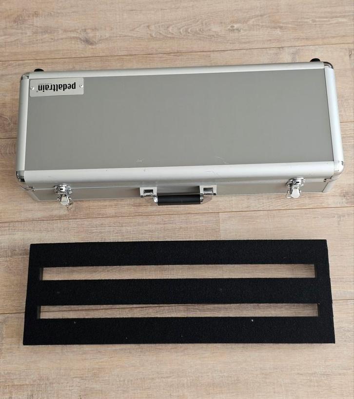 Pedaltrain Metro 16 Pedalboard met Flightcase, Muziek en Instrumenten, Effecten, Gebruikt, Ophalen of Verzenden
