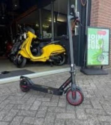 stepje e scooter 350 watt 30km per uur met app  beschikbaar voor biedingen