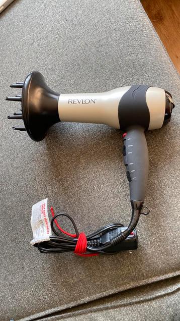 Revlon föhn (Amerikaanse stekker + voltage) beschikbaar voor biedingen