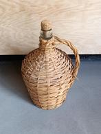 Brocante wijnfles/gistfles in mand, €12,50, Ophalen of Verzenden