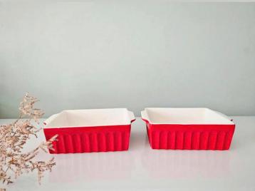 2 Rode Keramieken Ovenschaaltjes - Nieuw beschikbaar voor biedingen