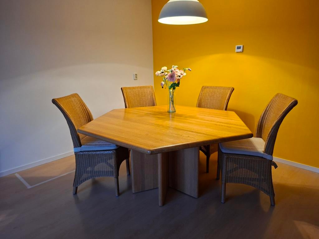 Eettafel, Mikael Laurssen, Huis en Inrichting, Tafels | Eettafels, Zo goed als nieuw, 100 tot 150 cm, 100 tot 150 cm, Vijf personen of meer