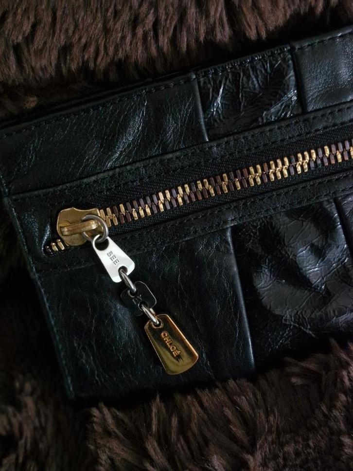 Leren Zwarte Clutch met Gouden Rits - Vintage Look, Sieraden, Tassen en Uiterlijk, Portemonnees, Gebruikt, Overige merken, Zwart