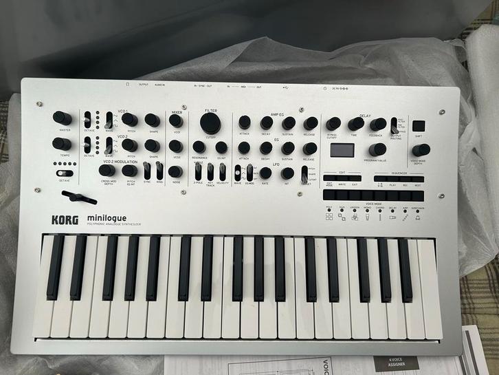Korg Minilogue Analoge Synthesizer, Muziek en Instrumenten, Synthesizers, Zo goed als nieuw, Overige aantallen, Korg, Met midi-aansluiting