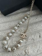 Chanel parel ketting met CC logo, Ophalen of Verzenden, Nieuw, Goud, Overige materialen