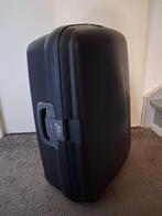 Hard koffer met trekstang en cijferslot, Hard kunststof, Zo goed als nieuw, Wieltjes, Ophalen