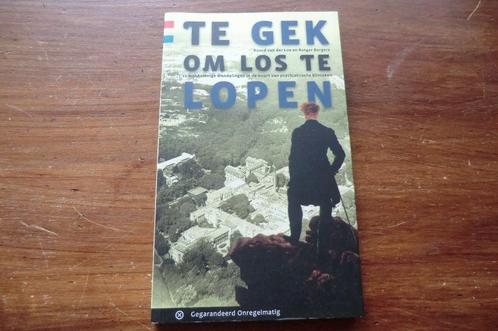 reisgids- Te gek om los te lopen - Gegarandeerd Onregelmatig, Boeken, Reisgidsen, Zo goed als nieuw, Fiets- of Wandelgids, Benelux