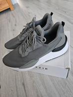 Grijze herensneaker Mc Kenzie mt 41 zgan, Overige kleuren, Ophalen of Verzenden, Zo goed als nieuw, McKenzie