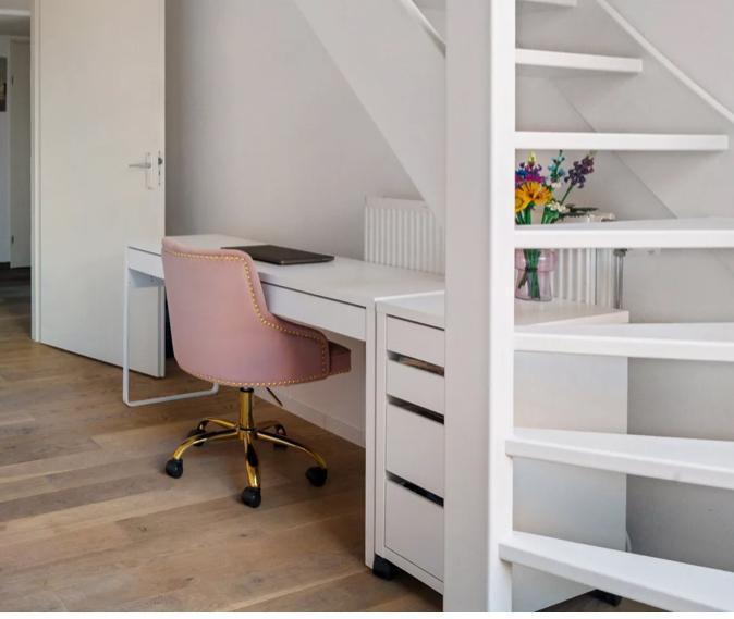 IKEA BURUEA TAFEL INCL STOEL EN KAST, Huis en Inrichting, Bureaus, Zo goed als nieuw, Bureau, Met wielen, Ophalen