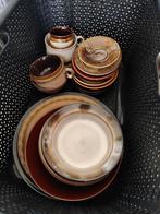 Bruin Servies (Deels Vintage), Huis en Inrichting, Keuken | Servies, Ophalen, Gebruikt, Effen, Aardewerk