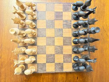 Schaakstukken, Afrikaans, handgesneden beschikbaar voor biedingen